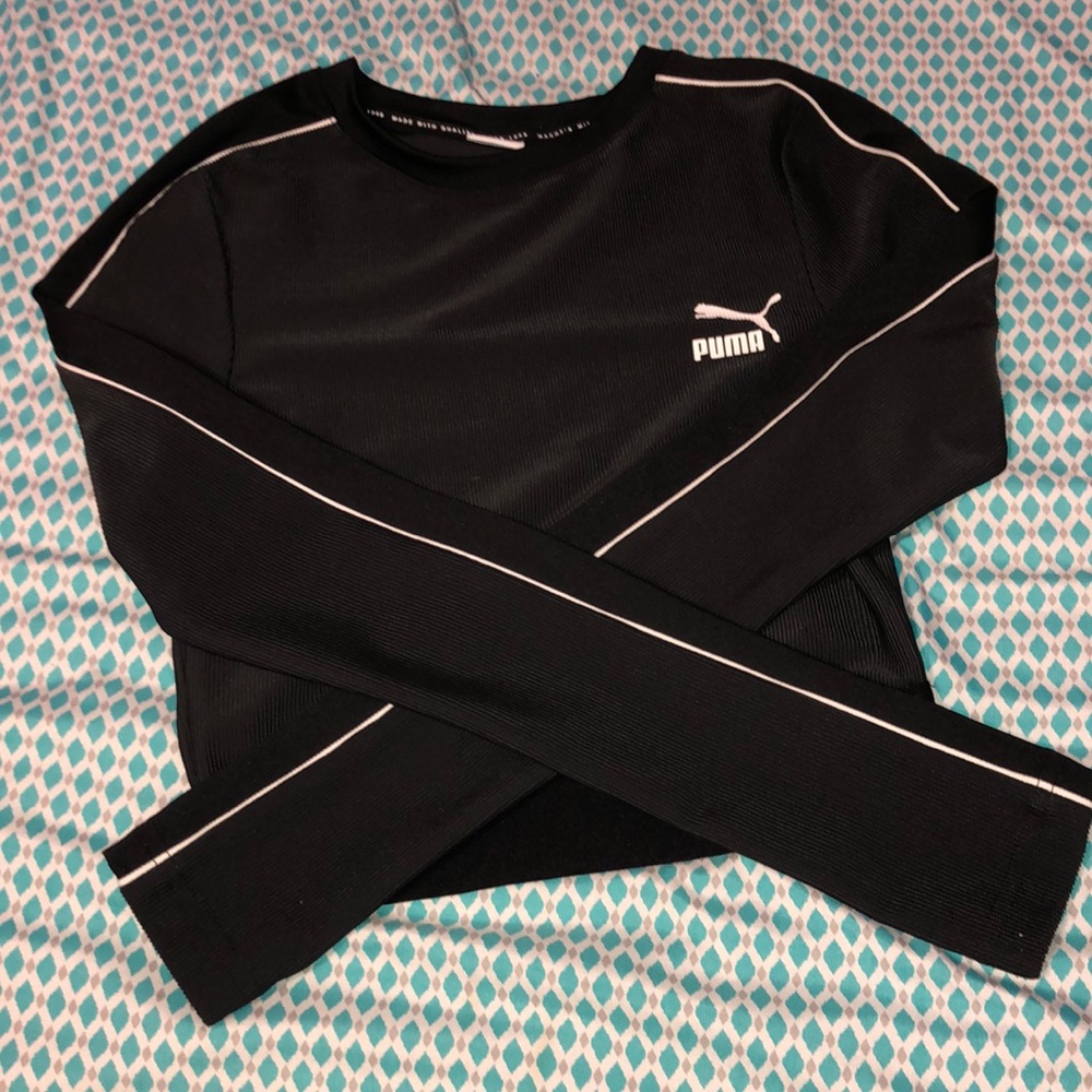 Long sleeve crop top